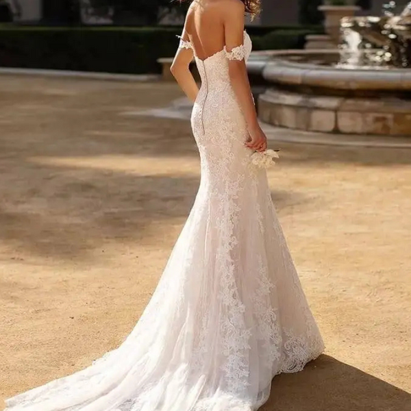 Robe de mariée dentelle dos nu longue