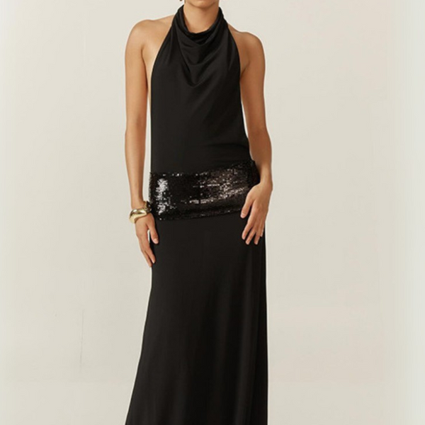 Robe noire longue dos nu plongeant col drapé