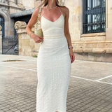 Robe blanche moulante dos nu 1