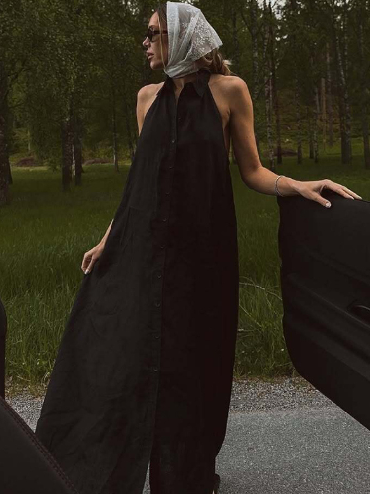 Robe d'été longue fluide dos nu plongeant bleu marine