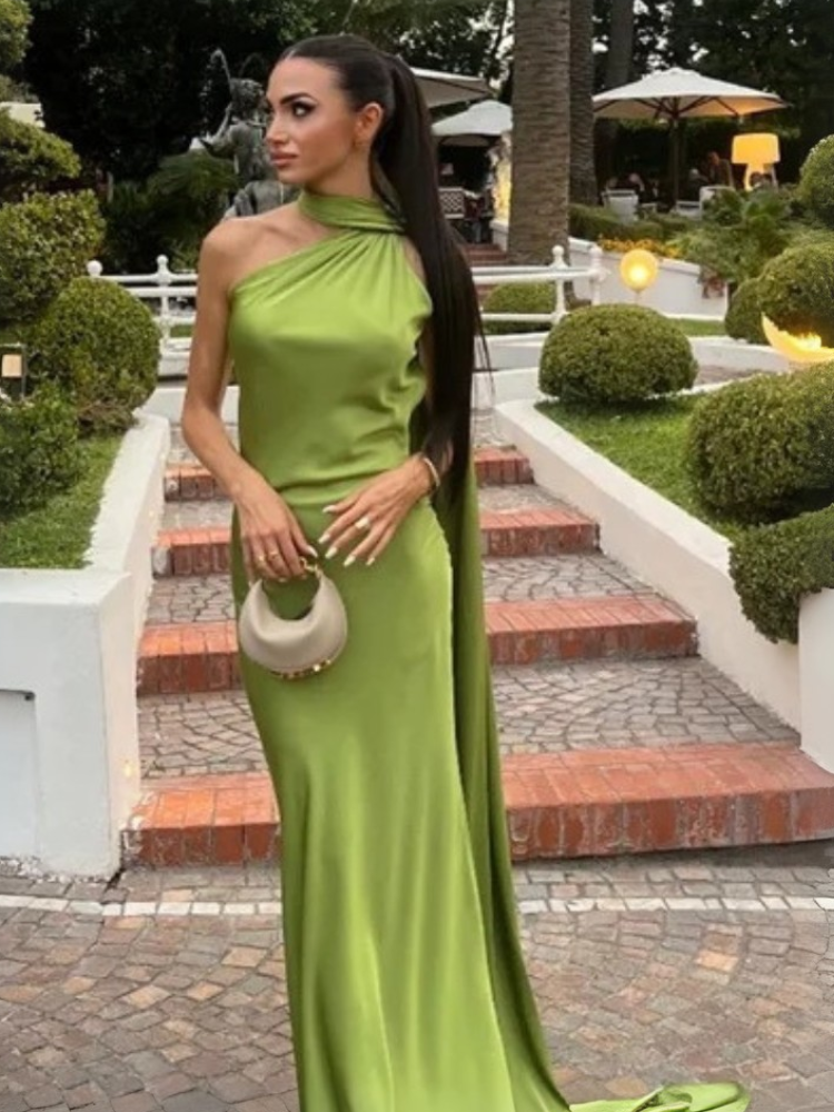 Robe dos nu asymétrique 1