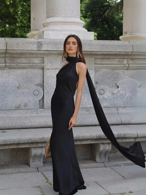 Robe dos nu asymétrique noir longue