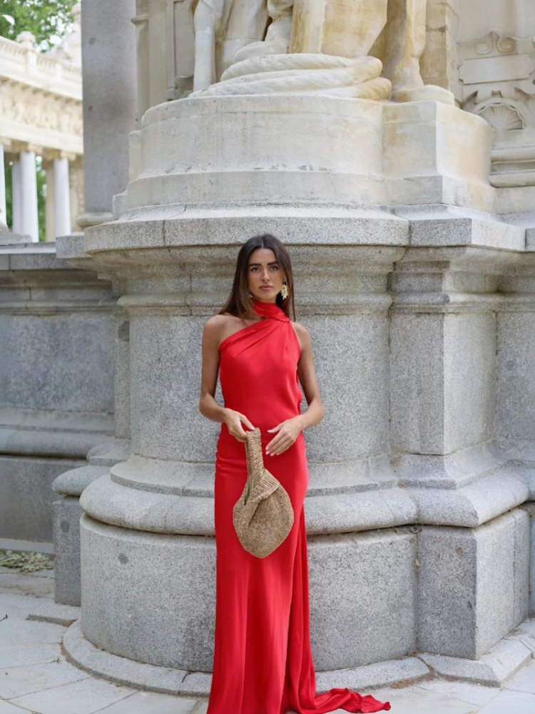 Robe dos nu asymétrique rouge longue