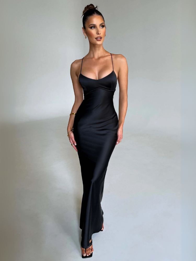 Robe longue satin dos nu noir bretelle fine