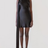 Robe satin dos nu courte noir 1
