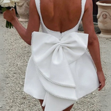 Robe trapèze dos nu noir blanche plongeant