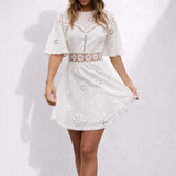 Robe broderie anglaise dos nu
