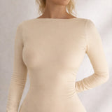 Robe courte moulante dos nu