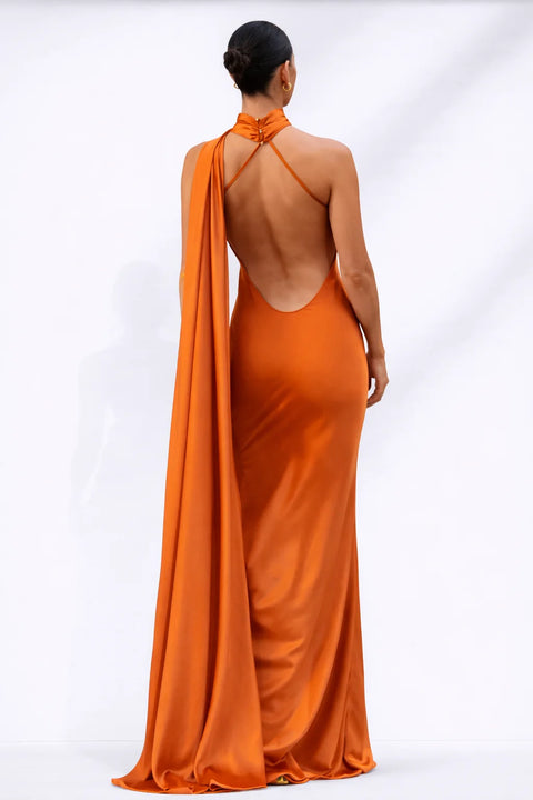 Robe dos nu asymétrique