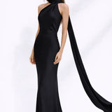 Robe dos nu asymétrique