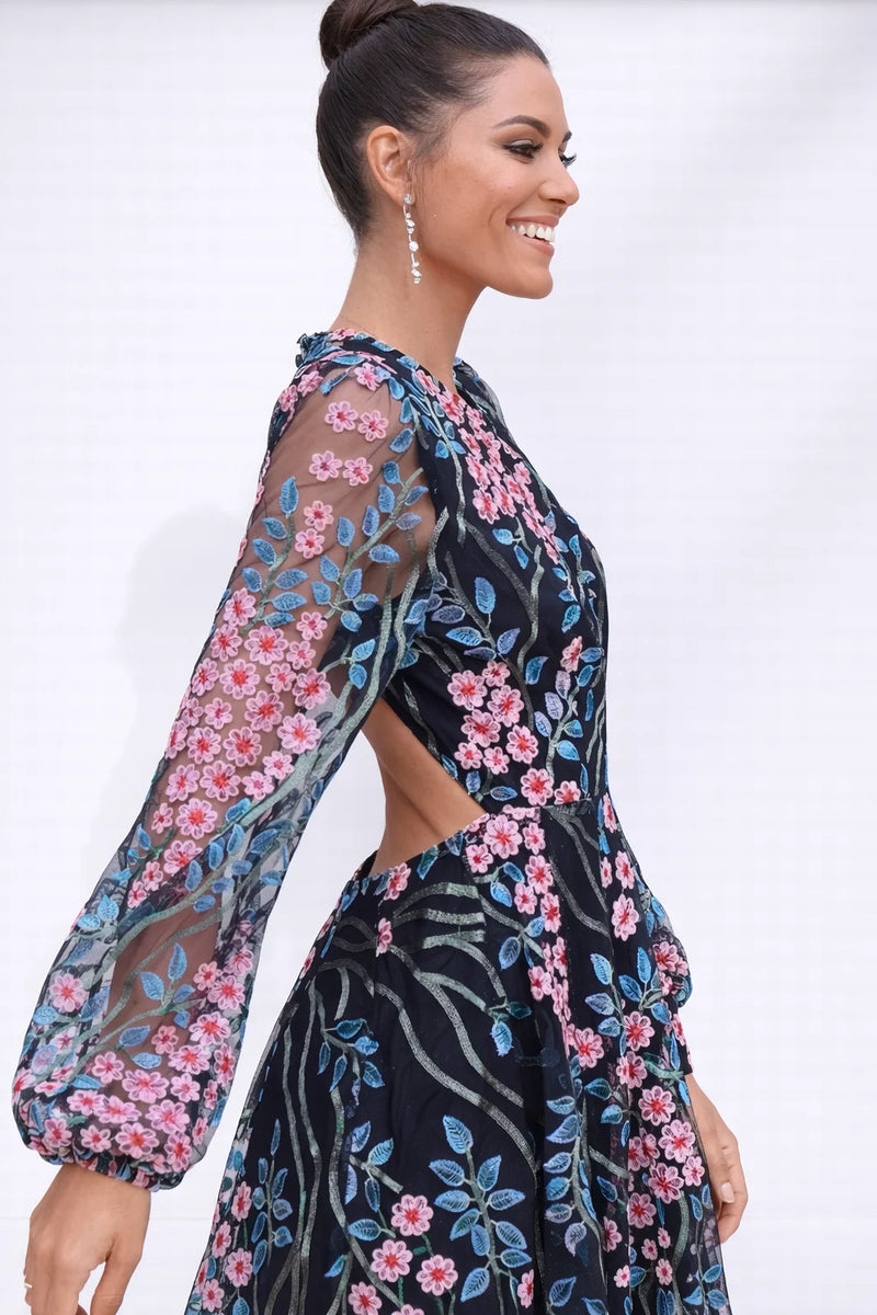 Robe dos nu fleurie