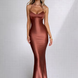 Robe longue satin dos nu